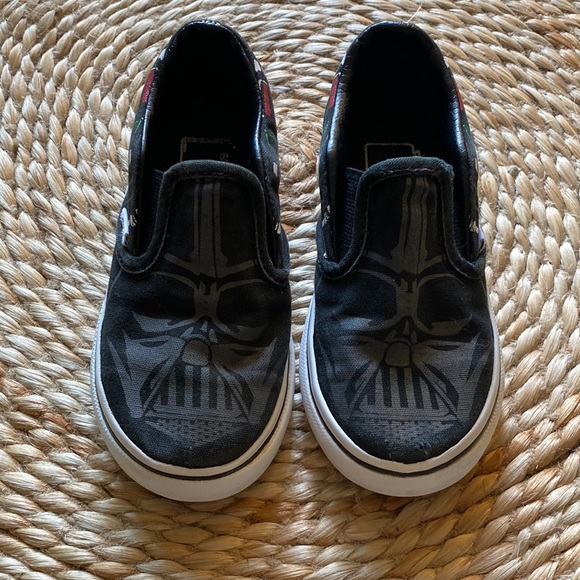 RARE HTF Boys Vans Star Wars Darth Vader Sneakers sz 8.5 - Picture 2 of 7